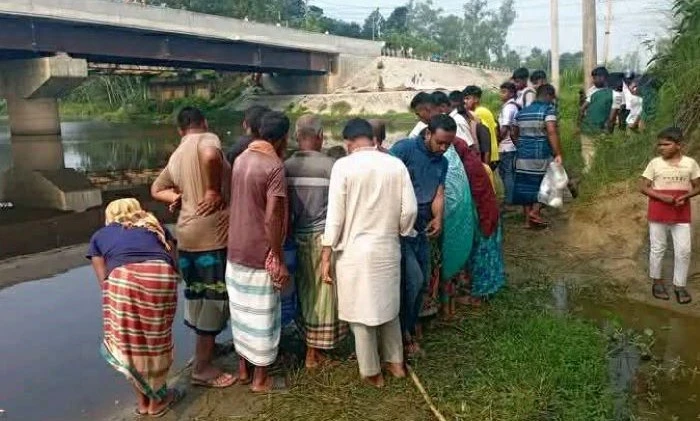 সিরাজগঞ্জে ব্রিজের নিচ থেকে অজ্ঞাত ব্যক্তির মরদেহ উদ্ধার